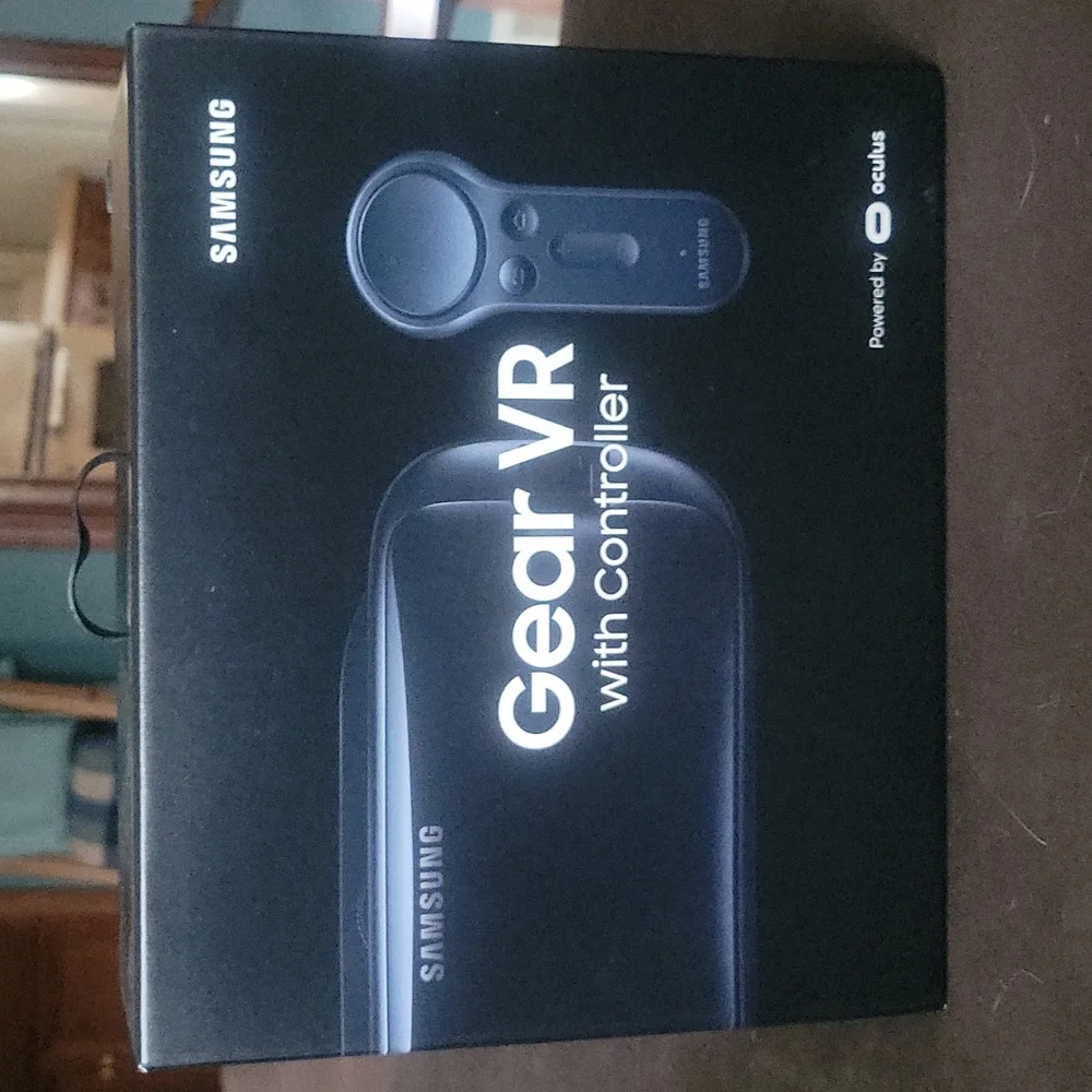 Samsung Gear VR (w/ contoller)
